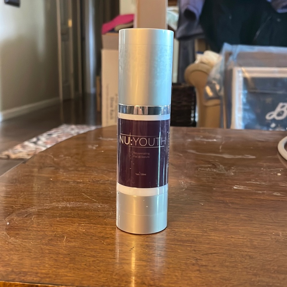 COPY - NU:Youth rejuvenating facial cream
